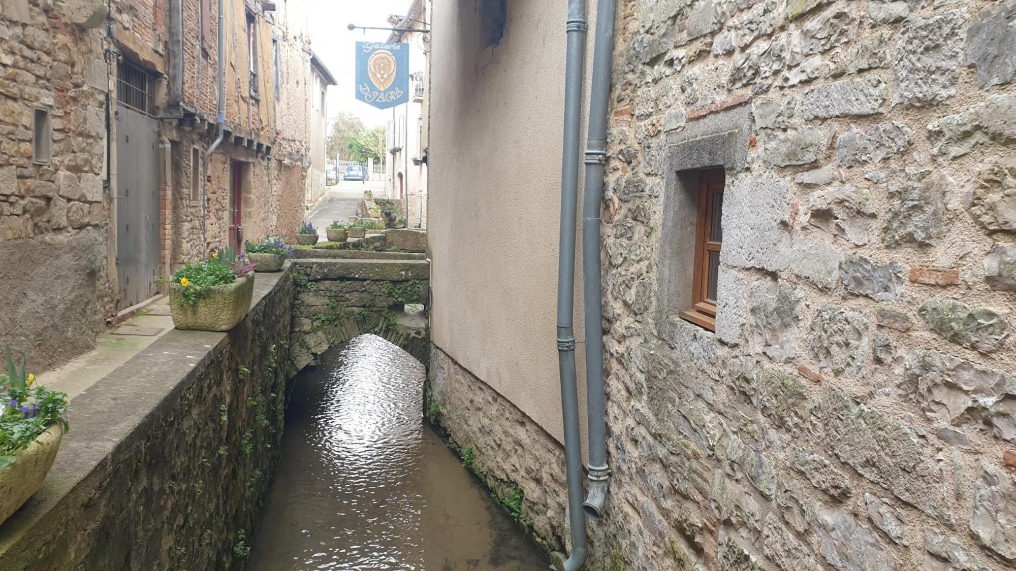 Puygaillard-de-Quercy Love Room- Spa- Escale Amoureuse מראה חיצוני תמונה