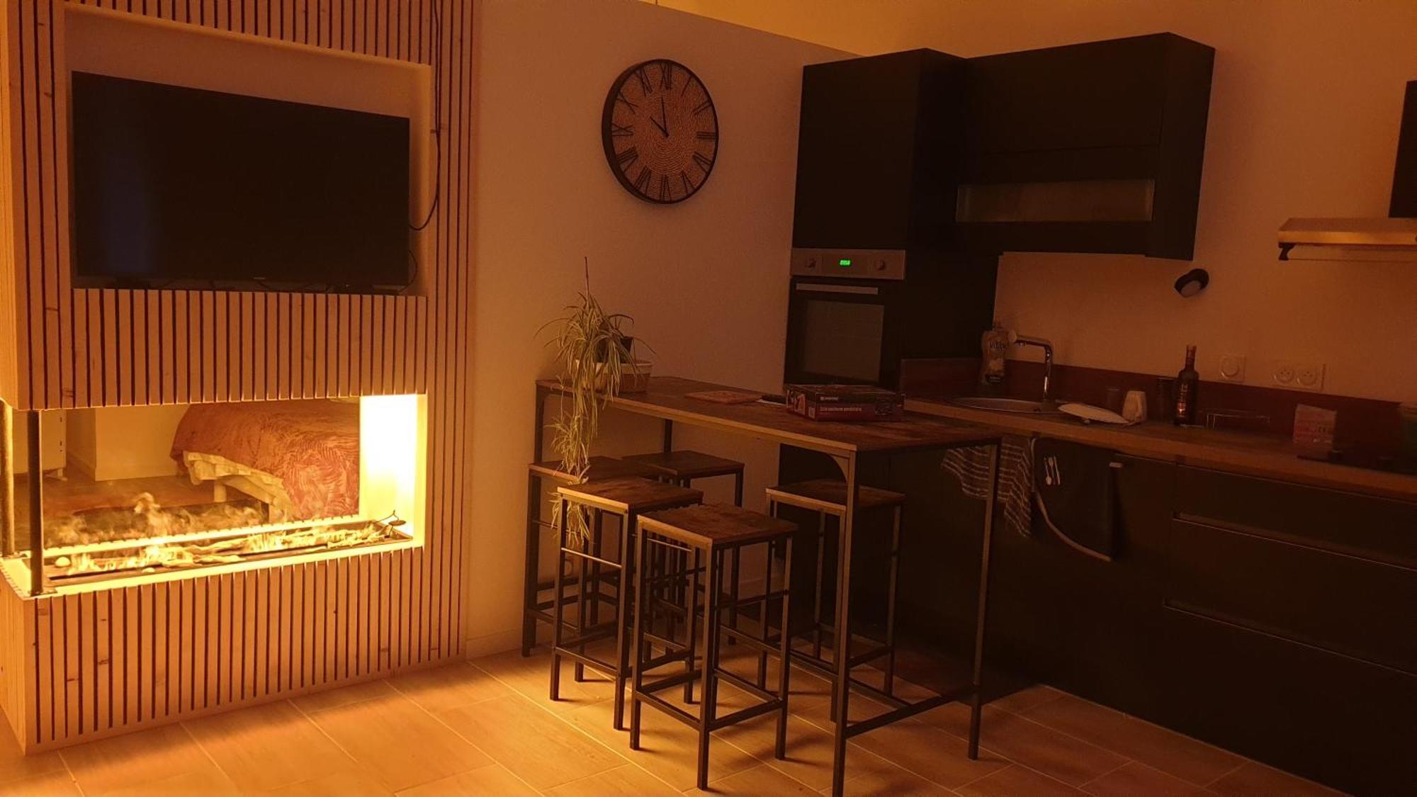 Puygaillard-de-Quercy Love Room- Spa- Escale Amoureuse מראה חיצוני תמונה